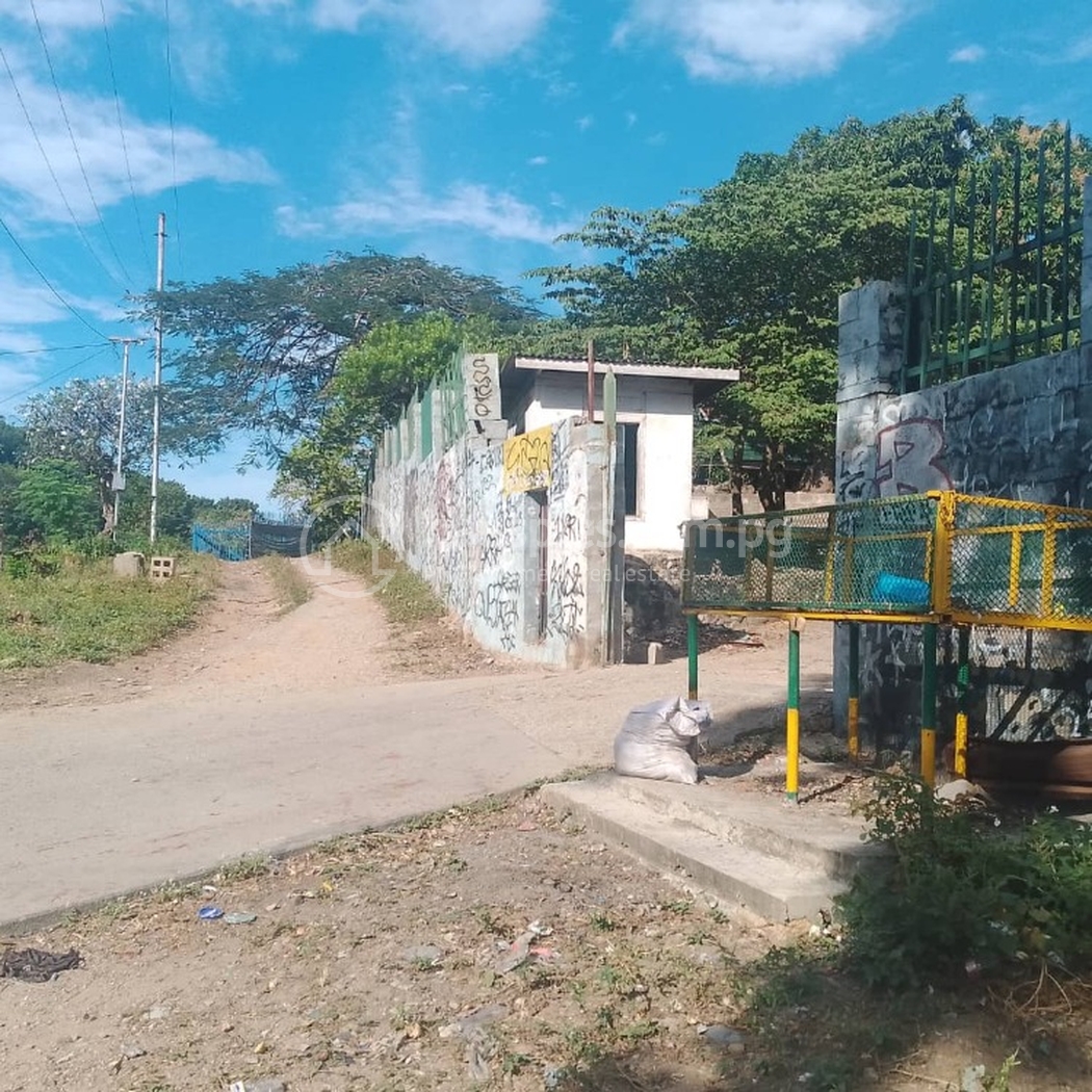 commercial Land for sale ใน 2 Mile รหัส 32023 12