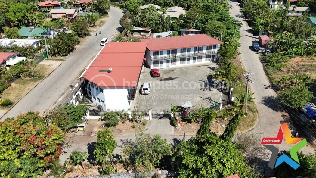 residential BlockOfUnits for sale ใน 9 Mile รหัส 32044 6