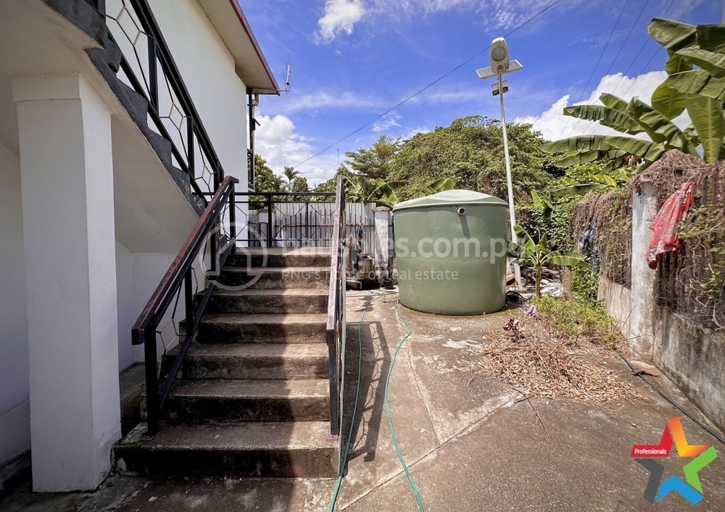 residential BlockOfUnits for sale ใน 9 Mile รหัส 32044 9
