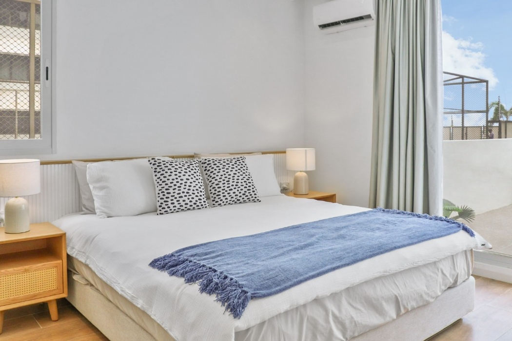 2 bedroom with private courtyard and city views